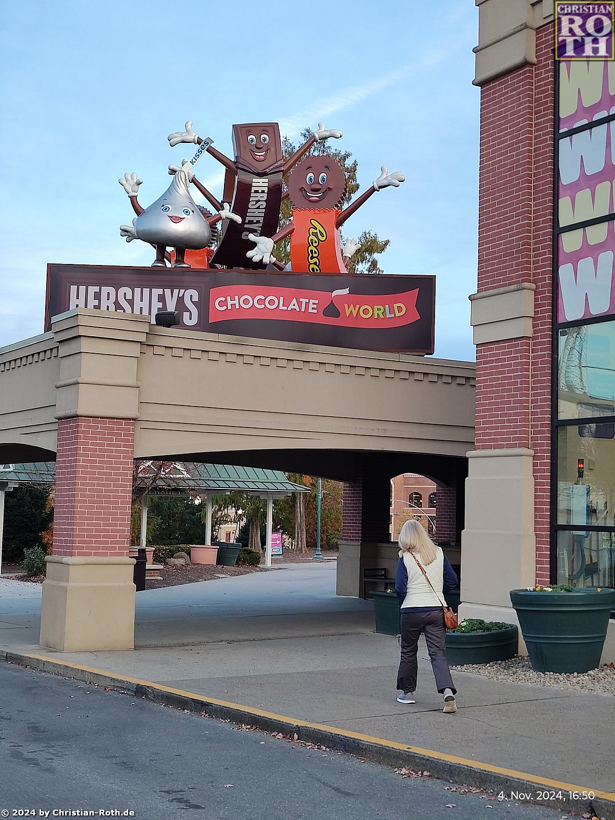 Amish County, Shady Maple & Herseys